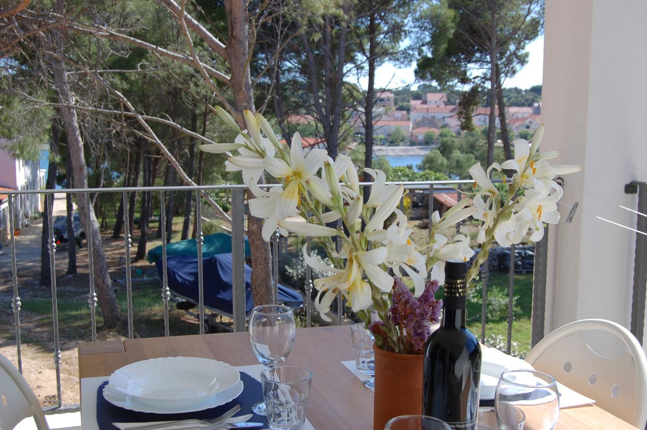 Gorgonia Suites In Verunić Chambre photo