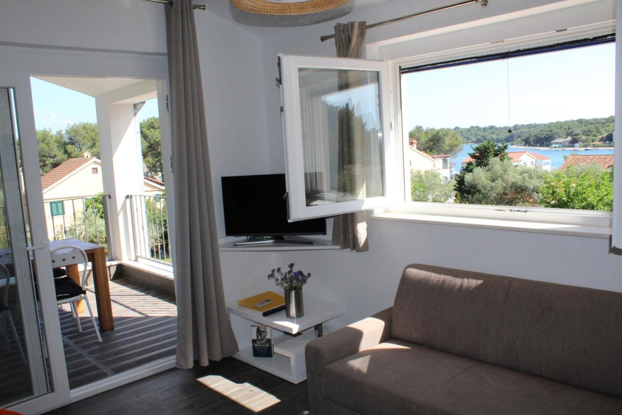 Gorgonia Suites In Verunić Chambre photo